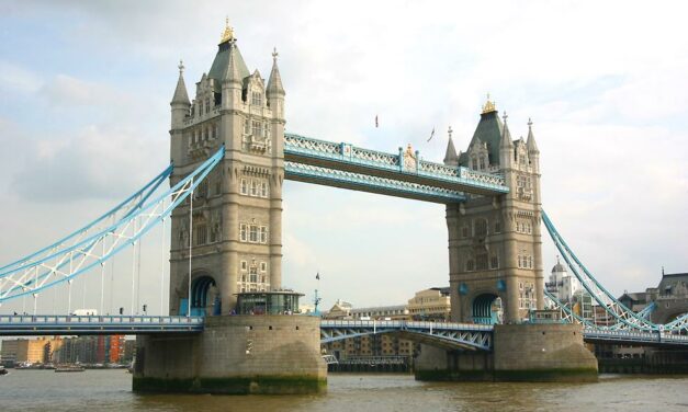 TERROR RETURNS London Bridge attack – two confirmed dead at hands of terrorist in fake bomb vest