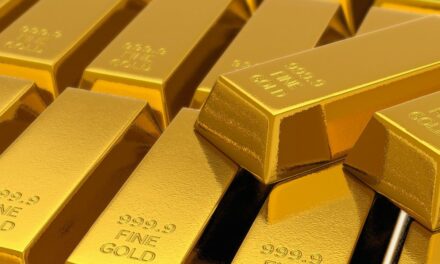 Gold Hits Highest Since 2013 as Goldman Backs Bullion in Crisis